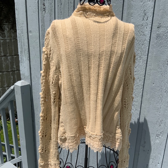 Style Faux Pearl and Lace Cardigan/Sweater Size XL) - Picture 5 of 9